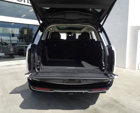 Used 2023 Land Rover Range Rover SE image 6