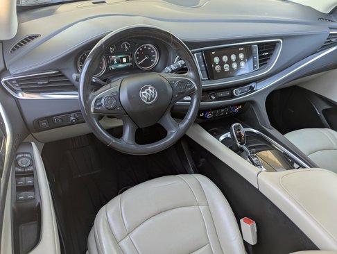 Used 2018 Buick Enclave Premium image 18