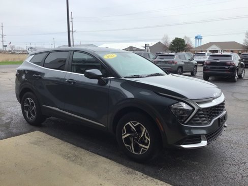 Used 2023 Kia Sportage LX image 7