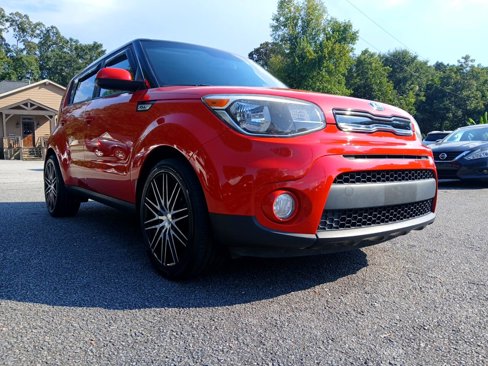 Used 2017 Kia Soul + image 4