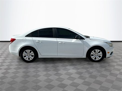Used 2014 Chevrolet Cruze LS image 4