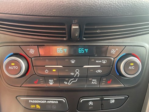 Used 2019 Ford Escape SEL image 27