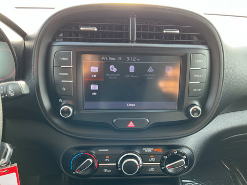 Used 2023 Kia Soul LX w/ LX Technology Package image 22