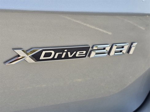 Used 2025 BMW X1 xDrive28i w/ Premium Package image 12