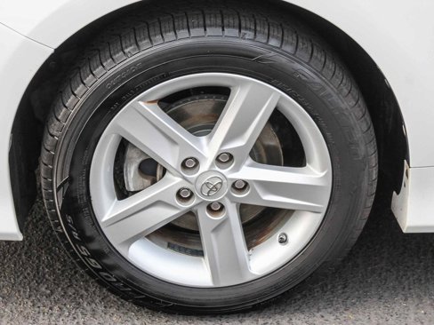Used 2013 Toyota Camry SE image 6