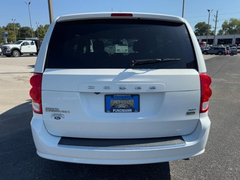 Used 2019 Dodge Grand Caravan SXT image 4