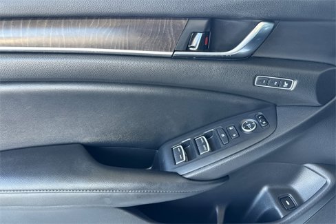 Used 2022 Honda Accord EX-L image 12