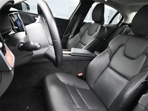 Used 2024 Volvo S60 B5 Plus image 9
