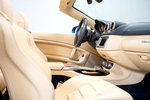 Used 2010 Ferrari California image 56
