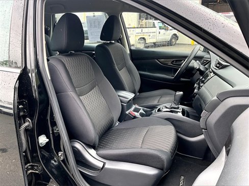 Used 2019 Nissan Rogue S image 7