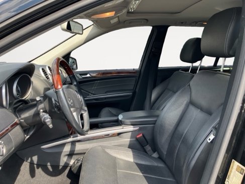 Used 2012 Mercedes-Benz GL 550 4MATIC image 13