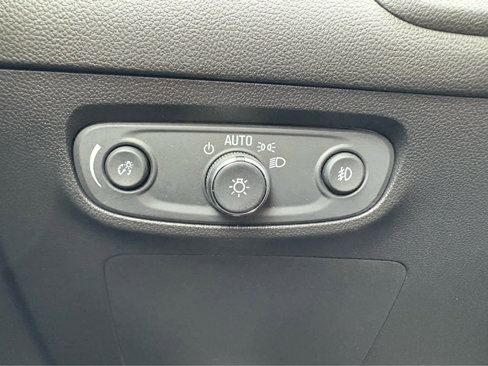Used 2020 Buick Encore GX Essence w/ Experience Buick Package image 32