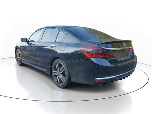 Used 2017 Honda Accord Sport image 4