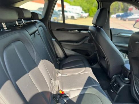 Used 2021 BMW X1 xDrive28i image 11