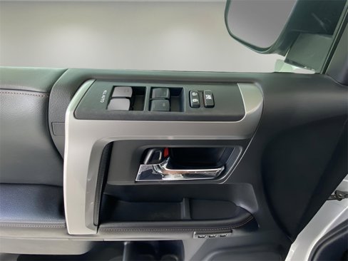 Used 2016 Toyota 4Runner Limited image 13