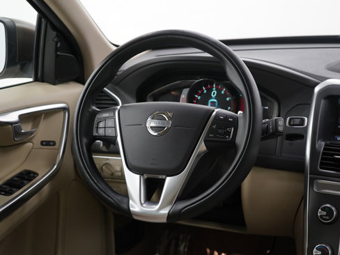 Used 2015 Volvo XC60 T6 Platinum image 13