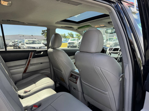 Used 2013 Toyota Highlander Limited image 34