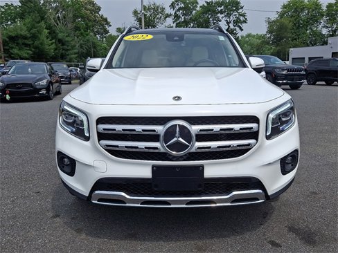 Used 2022 Mercedes-Benz GLB 250 4MATIC image 2