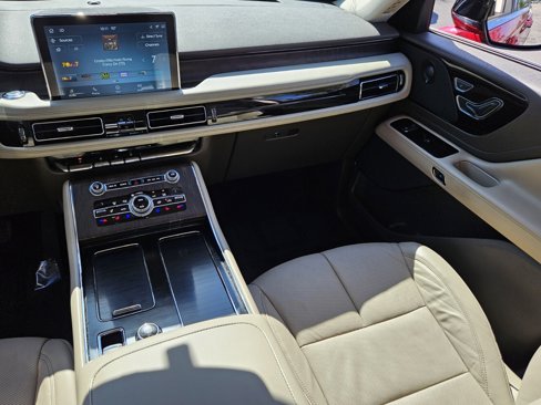 Used 2020 Lincoln Aviator Reserve w/ Elements Package Plus image 16