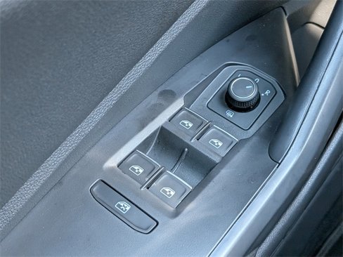 Used 2024 Volkswagen Jetta SE image 20