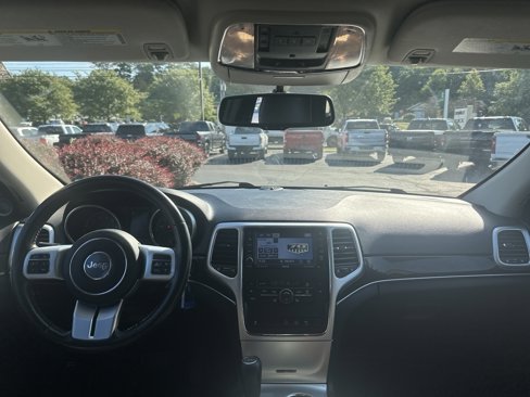 Used 2011 Jeep Grand Cherokee 70th Anniversary image 12
