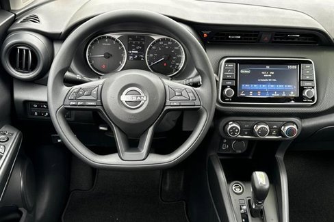 New 2025 Nissan Kicks Play S image 15