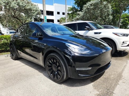 Used 2023 Tesla Model Y Long Range image 1