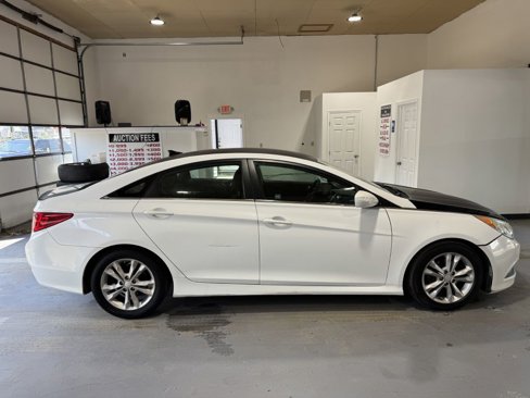 Used 2014 Hyundai Sonata GLS image 2
