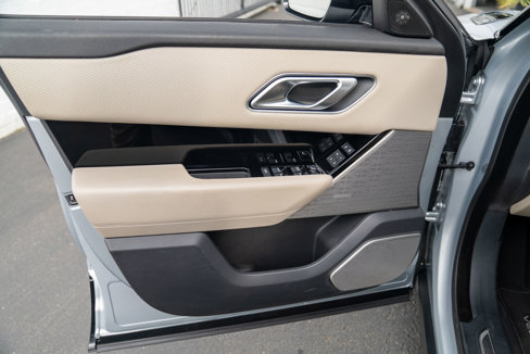 Used 2021 Land Rover Range Rover Velar R-Dynamic S image 11