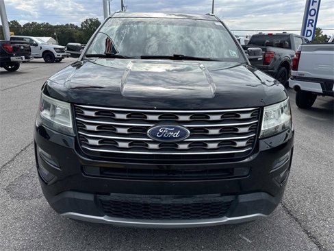 Used 2016 Ford Explorer XLT w/ Equipment Group 202A image 2