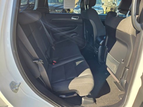 Certified 2021 Jeep Grand Cherokee Laredo image 9