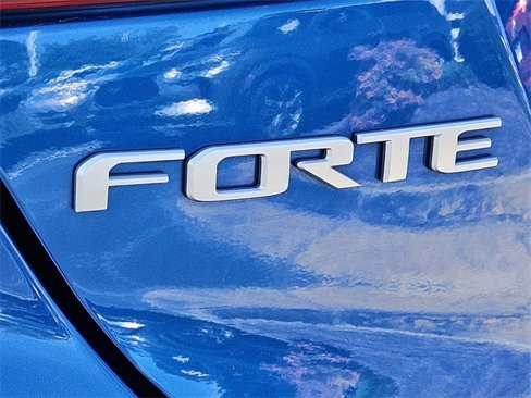 Used 2023 Kia Forte GT-Line w/ GT-Line Premium Package image 13