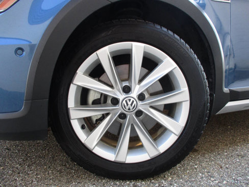 Used 2017 Volkswagen Golf Alltrack SE image 38