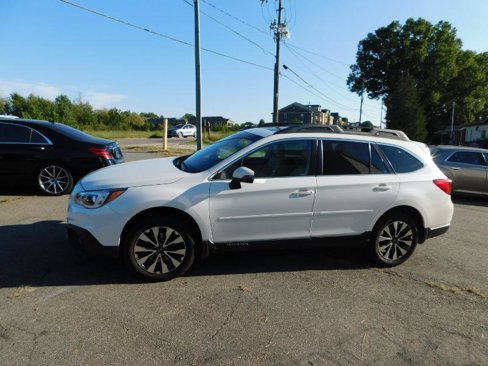 Used 2017 Subaru Outback 2.5i Limited image 2