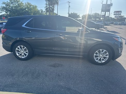Used 2018 Chevrolet Equinox LT image 2