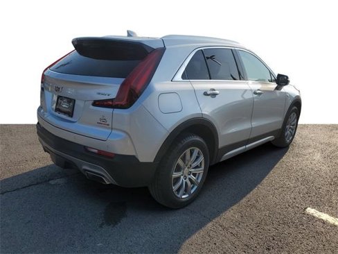 Used 2021 Cadillac XT4 Premium Luxury image 4