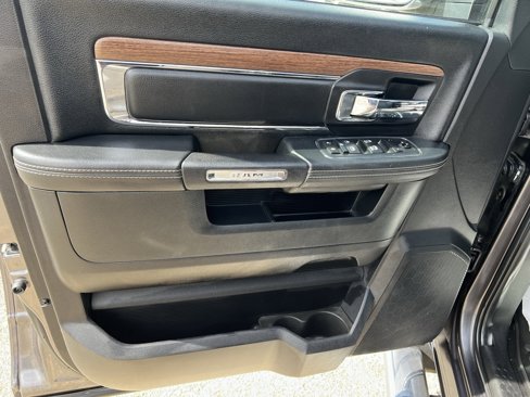 Used 2016 RAM 1500 Laramie w/ Convenience Group image 28