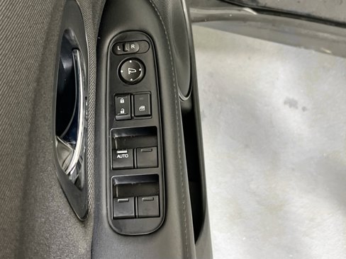 Used 2022 Honda HR-V LX image 17