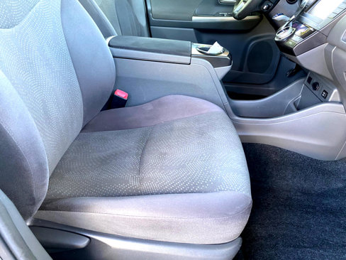 Used 2014 Toyota Prius V Three image 38