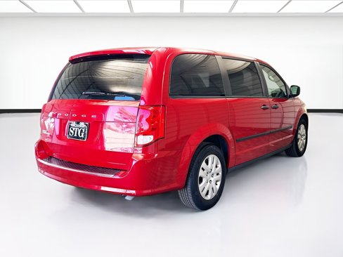Used 2016 Dodge Grand Caravan American Value Package w/ UConnect Hands-Free Group image 4