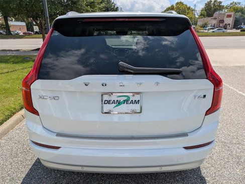 Certified 2022 Volvo XC90 T6 Momentum w/ Advanced Package image 5