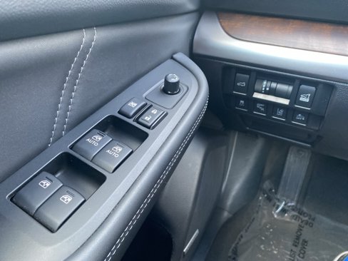Used 2018 Subaru Outback 2.5i Limited image 12