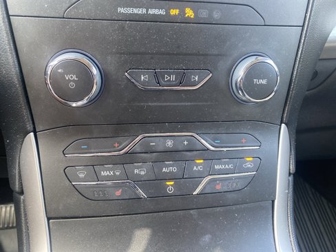 Used 2019 Ford Edge SEL w/ Equipment Group 201A image 9