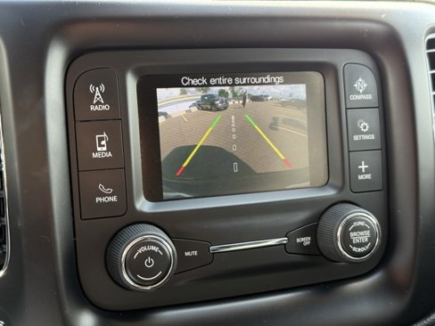 Certified 2018 Jeep Compass Latitude w/ Cold Weather Group image 23
