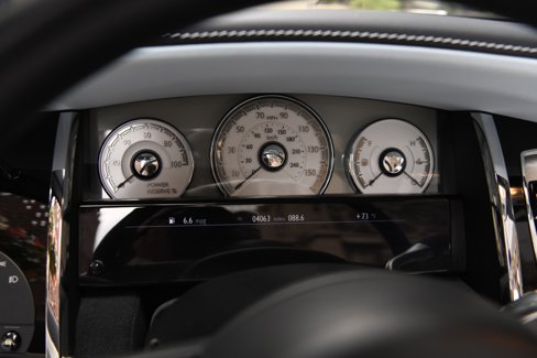 Used 2020 Rolls-Royce Dawn image 15