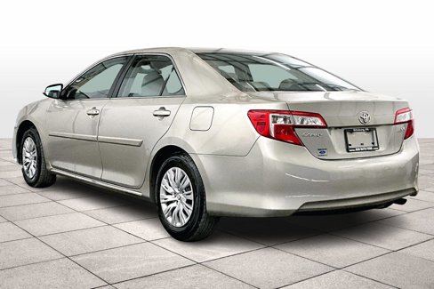 Used 2014 Toyota Camry LE image 10