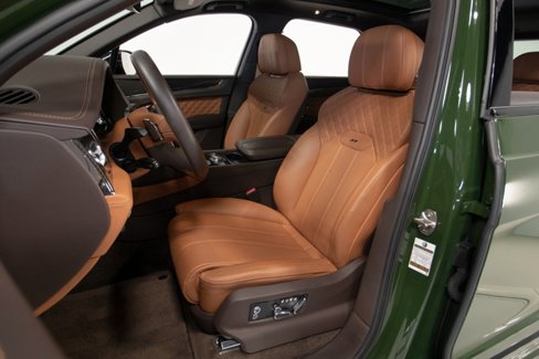 Used 2022 Bentley Bentayga image 3