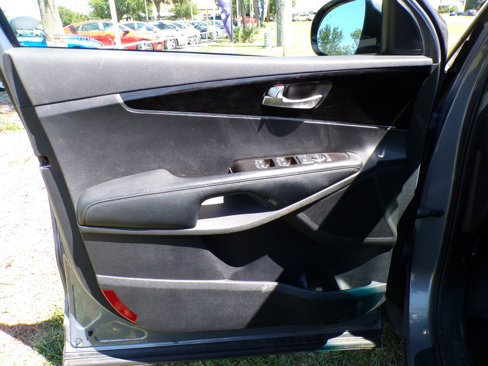 Used 2020 Kia Sorento LX image 31