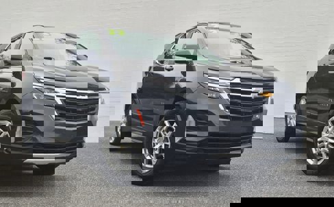 Used 2022 Chevrolet Equinox LT image 2