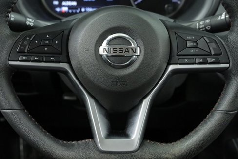 Used 2018 Nissan Kicks SR image 11